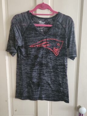 4her by Blue 84 Women's Black Burnout V-Neck Tee with Red Logo